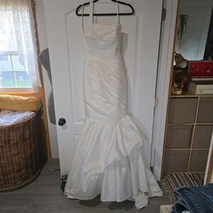 NWT A.C.E Ivory Fitted Mermaid Wedding Dress With Train, SIZE 6, SEE INFO!